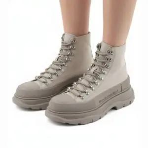 MUST IT_ 스터드 장식 캔버스 스니커즈 운동화 735816 W4MV1 7732