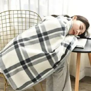 똑딱이 무릎담요 극세사 낮잠이불 어깨 망토 담요 블랭킷 학교 사무실 캠핑 차박