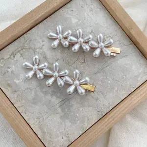 [에이치플러스몰]TBZ 플라워 진주 집게핀 세송이