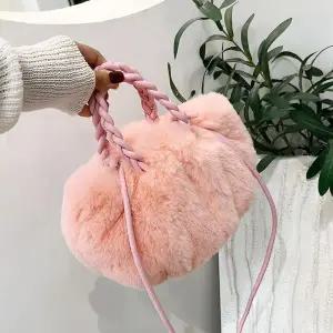 WL (별별창고) 겨울용 귀여운 털 토트백 따뜻한 색감