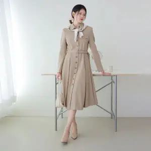 [르포엠]르네타 테일러링 트렌치 원피스+스카프