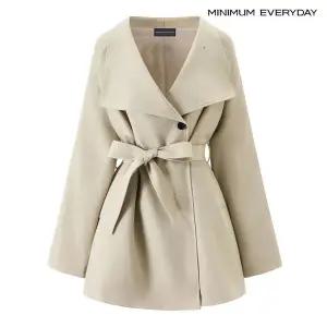 [롯데백화점]미니멈 [미니멈 에브리데이]클래식 빅 라펠 허리 스트랩 하프 트렌치 자켓 (EC1JK003D)