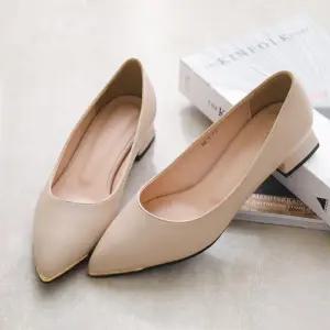 [갓슈] 골든토 에리나 3cm 로우힐 펌프스 빅사이즈