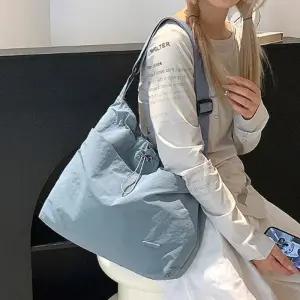 [라일리] Rly 여성 부드러운 방수 크로스백 1P 나일론 수납