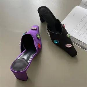 [오노마] ONM 스틸레토 블로퍼힐 미들굽 여성뮬 유니크신발 데일리