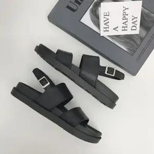 [오노마] ONM 여성 여자 여름 버클 샌틀 통굽 발편한 물놀이 신발