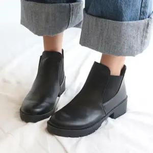 [라일리의류] Rly 여성구두 여성화 앵클부츠 가을 미들부츠 통굽 힐 봄