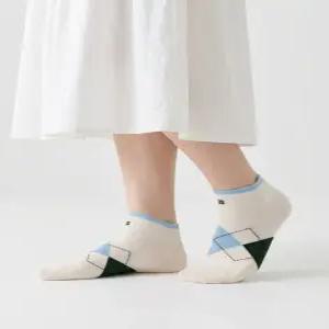 닥스 액세서리 26FW 화이트 체크 면혼방 발목양말4종세트 DCSS6F320WT