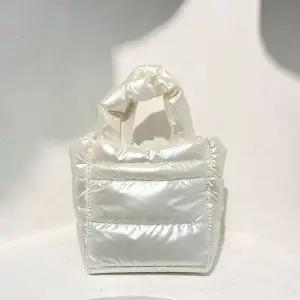 WL 여성 가벼운 패딩 토트 백 미니 토드 가방 아이보리 손목가방