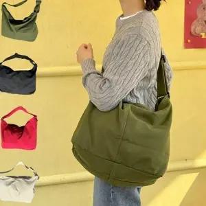 [에이치플러스몰]WL 빅사이즈 크로스백 여행이나 외출 넉넉한 수납 캐주얼 스타일