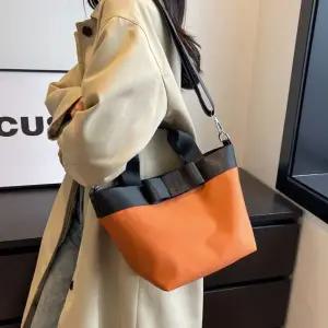 [에이치플러스몰]WL 여성 데일리 크로스 토트 백 직장인 토드 가방 오렌지