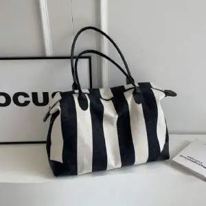 [에이치플러스몰]WL (별별창고)G 대형 스트라이프 보스턴백 여행용