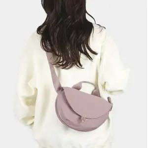 WL 여행 반달 가벼운 힙색 크로스 백 핸드폰 가방 퍼플 예쁜크로스백