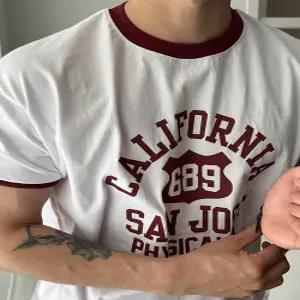 [아레스]칼리드 머슬핏 링거 반팔 티셔츠 (4color)