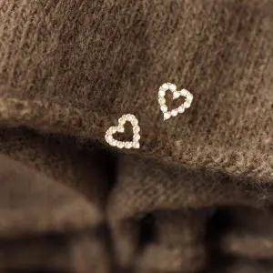 [하프클럽/]14k gold filled 라인큐하트 귀걸이 여성 패션귀걸이