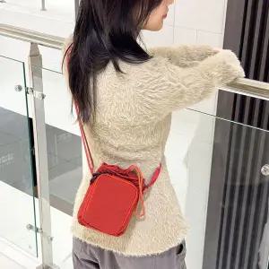 조리 패딩 미니크로스백 WFJ65DU