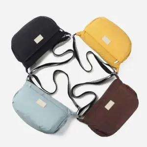 여자 캐주얼 크로스백 실속있는 데일리가방 브라운