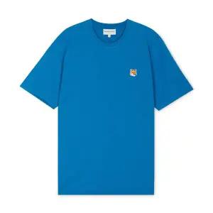 [메종키츠네] 남성 폭스 헤드 에나멜 블루 반팔티 LM00104KJ0008 P451