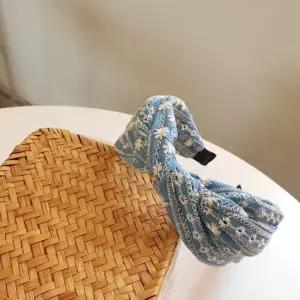 [다잇템] 여성 크로쉐 포인트 스타일 일상 외출 데님팬츠 헤어밴드