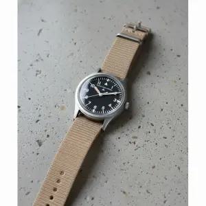 MWC MK XI 패스파인더 남자 밀리터리 군용 손목시계 실버 데저트