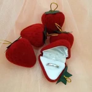 딸기 돌반지 케이스 스웨이드 쥬얼리 커플링 보관함 스웨이드케이스 반지보석함