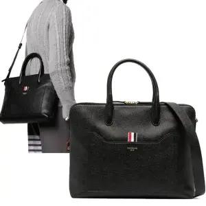 [톰브라운] 26SS 브리프 케이스 MAG444A 00198 001 1732093 154885802