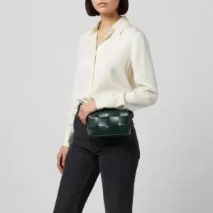 미니 카세트 벨트백 651053 VCQ72 3009