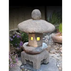 야외 마당 정원 꾸미기 석등 울타리 식물 오벨리스크 가든