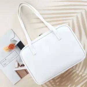 빅 숄더백 모던 스퀘어 광택 가방 화이트