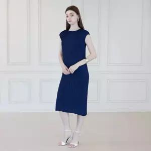 [요이츠](택가 158000원)[요이츠] 믹스드 플리츠 캡 슬리브 드레스_YJ06WQPOP03