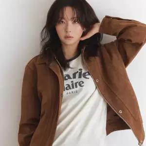 [마리끌레르](의정부점)절개 라인 스웨이드 블루종 점퍼(MAGAJP01MBR)