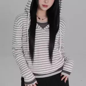 [라일리여성의류] Rly 줄무늬 패턴 스트라이프 모자 티셔츠 핏라인 긴팔