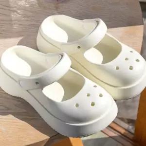 슬리퍼 샌들 유니크 여름샌들 225-230mm 통굽 워터