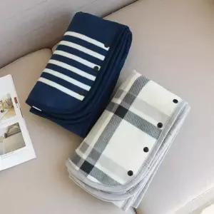 무릎 담요 극세사 이불 캠핑 카페 차박 차량 겨울 양면 단추 똑딱이 입는 어깨 망토