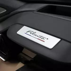 르노 필랑트 계기판 상단 엠블럼 로고 커버 악세사리 차량 튜닝 용품