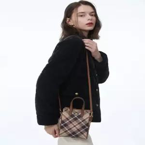  [선물 추천 포장+쇼핑백] 닥스 브라운 체크 여성 미니 크로스백 가벼운 데일리 갈색 여자 가방 간편한 휴대폰 가방