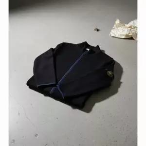 스톤아일랜드 7915503A1 503A1 스트레치 울 집업 니트 가디건 레귤러핏