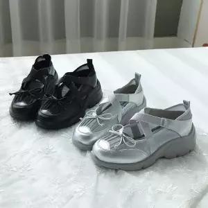 [바닐라슈] 레이뷰 망사콤비 리본 밴딩탑 통굽 스니커즈(5cm)