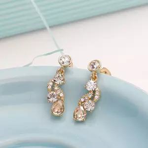 피어리스 스와로브스키 크리스탈 제작 은침 귀걸이 LMH9+7XET