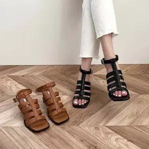 발목 가죽 스트랩 버클 포인트 샌들 스트랩힐 가을스트랩힐