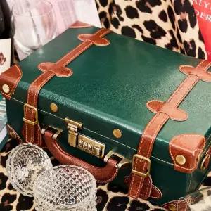 트렁크 캐리어 빈티지 엔틱 여행가방 레트로 소품 촬영 수하물 출장 고급