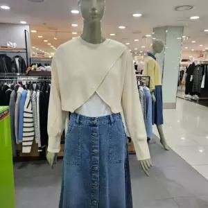 시슬리/애플아울렛/더블 슬릿 크롭 니트 SAKP08411