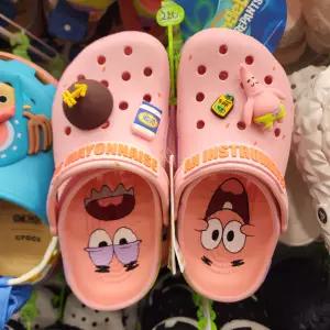 크록스 스폰지밥 뚱이 클래식 클로그 샌들 멜론 209479-737