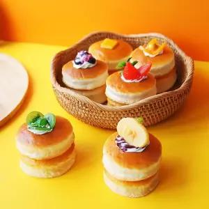 [RIZPICK]말랑말랑 핫케이크 모형 랜덤 1P 빵모형 카페 소품 테이블장식