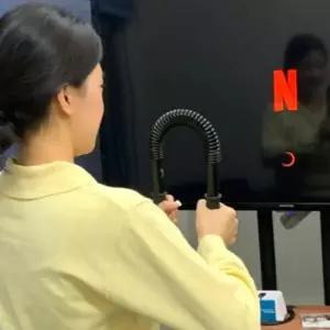 홈트 가슴운동기구 일자형 완력기 30kg 운동기구 상체 일자형완력기 가슴