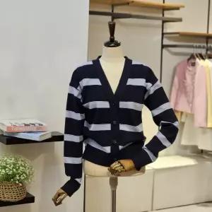 [대구백화점] [반에이크]스트라이프 브이넥 가디건(VB53KCM203Z)