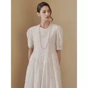 [하프클럽/]플라워 자수 셔링 퍼프소매 롱 원피스