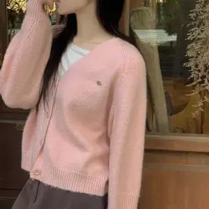 온리 프리미엄 금장 루즈핏 니트 가디건 봄 여성 데일리룩 데일리가디건 봄아우터