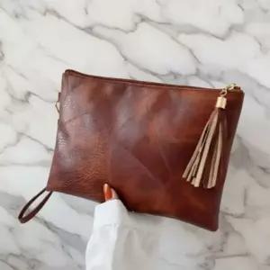 /신상오픈런 여성 파티 클러치백 태슬 디자인 스퀘어 핸드백