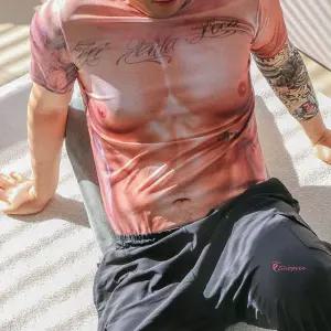 근육몸짱 티셔츠 진짜같은 옷웃긴 맨티 타투 선물 쓸데없는 옷반팔 복근 재미있는 문신lmn080